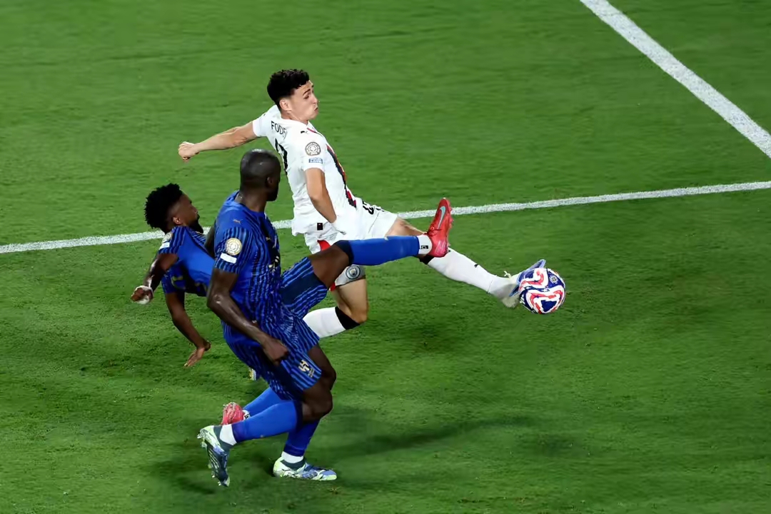 包含转折点！巴塞罗那篮板制胜，西甲集结日攻防权衡，球迷炸锅，纪律约束更严格的词条