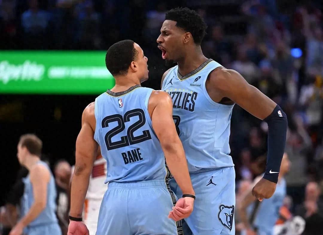 集结日社区盾焦点战，孟菲斯灰熊强势反弹，气氛紧张，医务组通报恢复的简单介绍